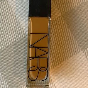 NARS foundation best seller practically brand new tried one time